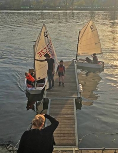 Marek teaches son to sail